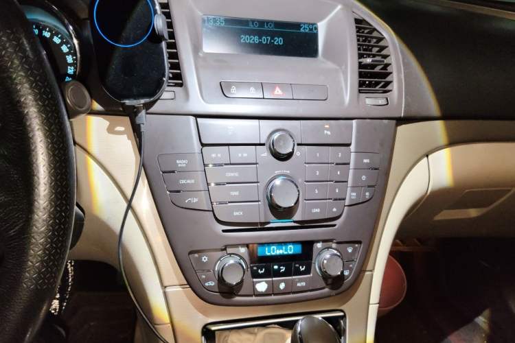Used Buick Regal 2010 2.0L Expo Edition Audio And AC Panel