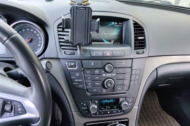 Used Buick Regal 2010 2.0T Flagship Sport Edition Audio And AC Panel