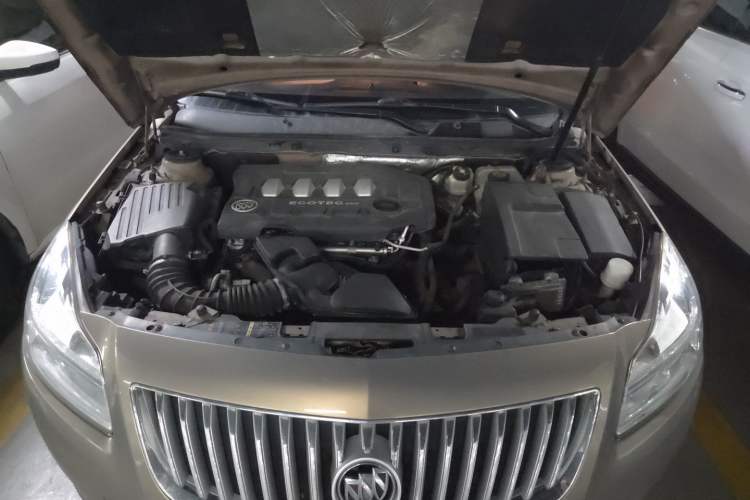 Used Buick Regal 2010 2.0L Expo Edition Engine Bay