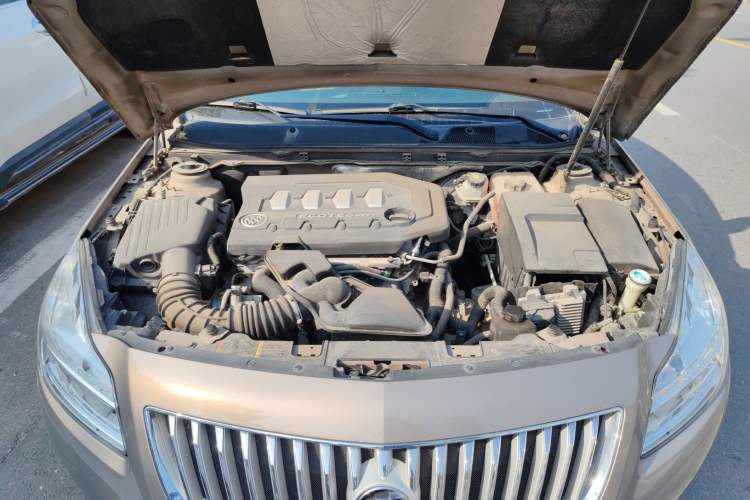 Used Buick Regal 2010 2.0L Expo Edition Engine Bay