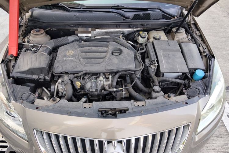 Used Buick Regal 2010 2.0T Flagship Sport Edition Engine Bay