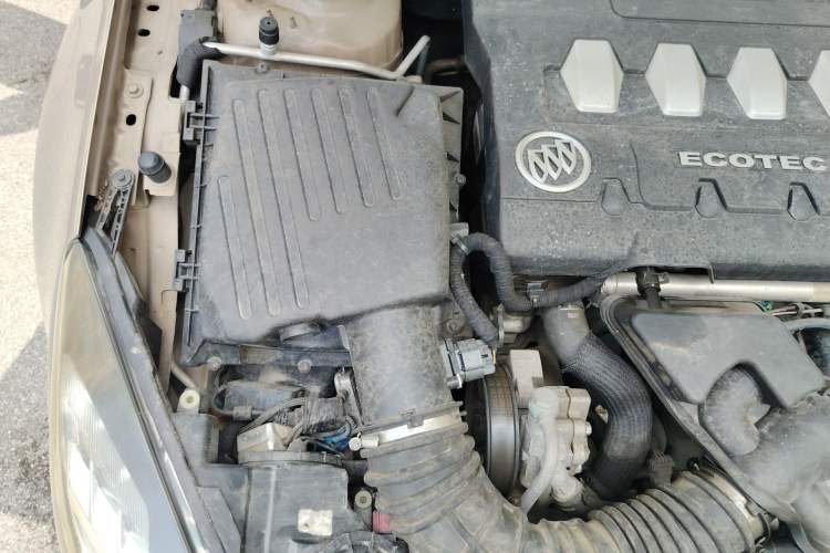 Used Buick Regal 2010 2.0L Expo Edition Engine Bay Right