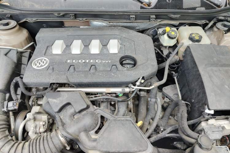 Used Buick Regal 2010 2.0L Expo Edition Engine Bay