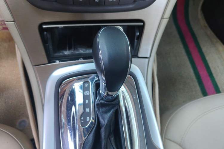 Used Buick Regal 2010 2.0L Expo Edition Gear Lever