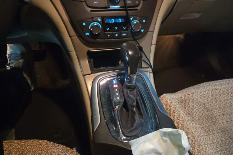 Used Buick Regal 2010 2.0L Expo Edition Gear Lever