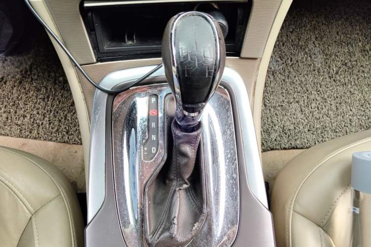 Used Buick Regal 2010 2.0L Expo Edition Gear Lever