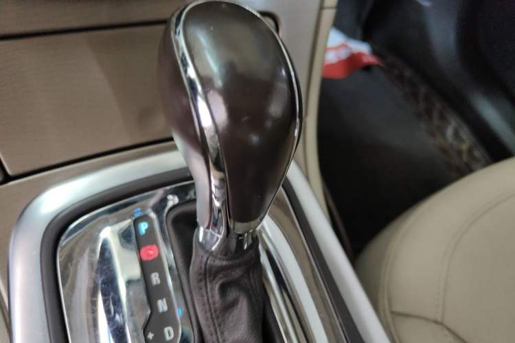 Used Buick Regal 2010 2.0L Expo Edition Gear Lever