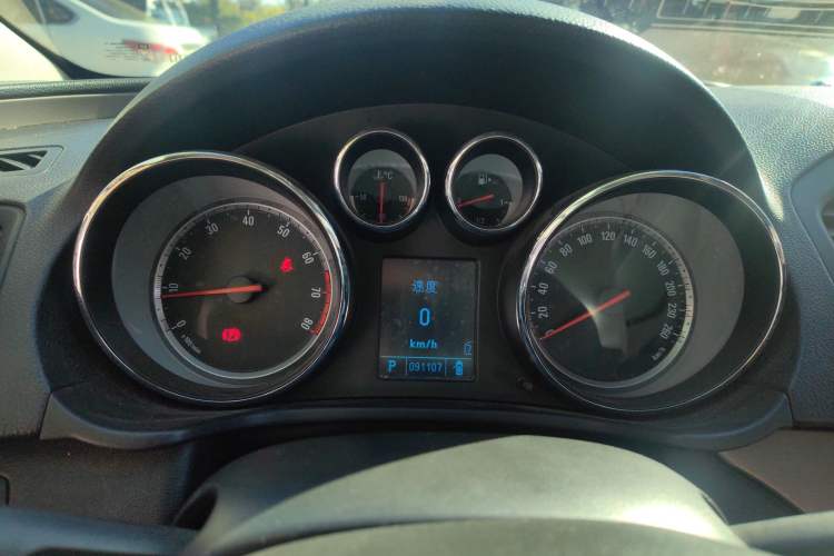 Used Buick Regal 2010 2.0T Flagship Sport Edition Instrument Cluster