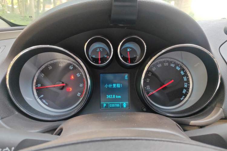 Used Buick Regal 2010 2.0L Expo Edition Instrument Cluster