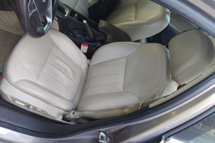 Used Buick Regal 2010 2.0L Expo Edition Left Front Seat