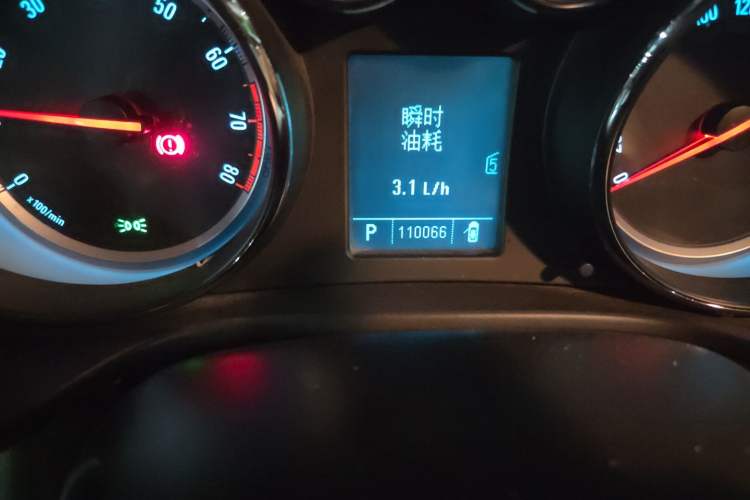 Used Buick Regal 2010 2.0L Expo Edition Odometer Close Up