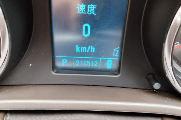 Used Buick Regal 2010 2.0L Expo Edition Odometer Close Up