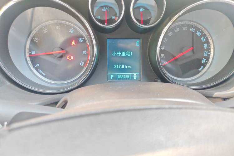 Used Buick Regal 2010 2.0L Expo Edition Odometer Close Up