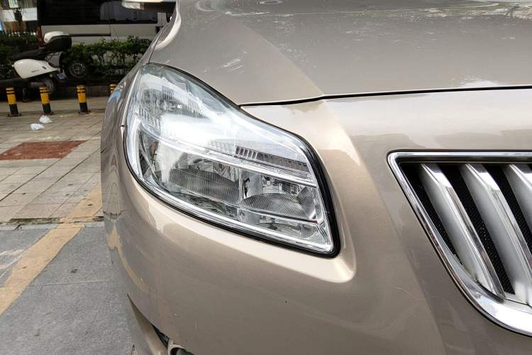 Used Buick Regal 2010 2.0L Expo Edition Right Front Headlight