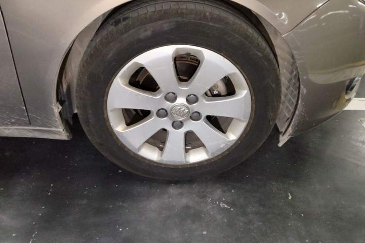 Used Buick Regal 2010 2.0L Expo Edition Right Front Wheel Hub