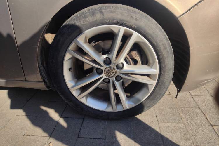 Used Buick Regal 2010 2.0T Flagship Sport Edition Right Front Wheel Hub