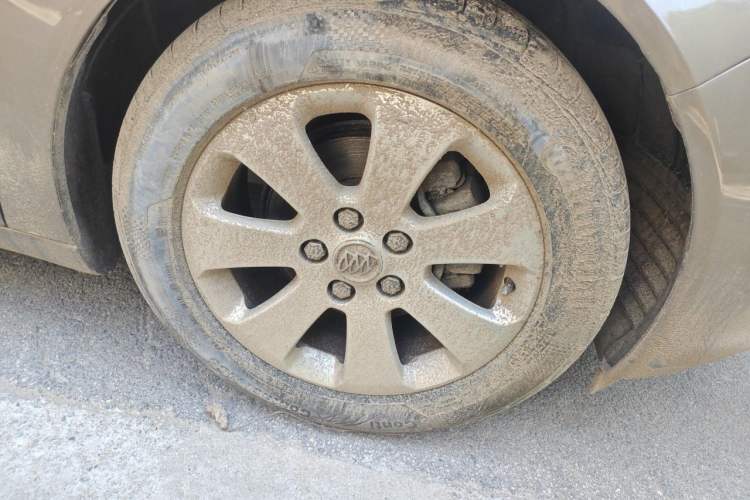 Used Buick Regal 2010 2.0L Expo Edition Right Front Wheel Hub