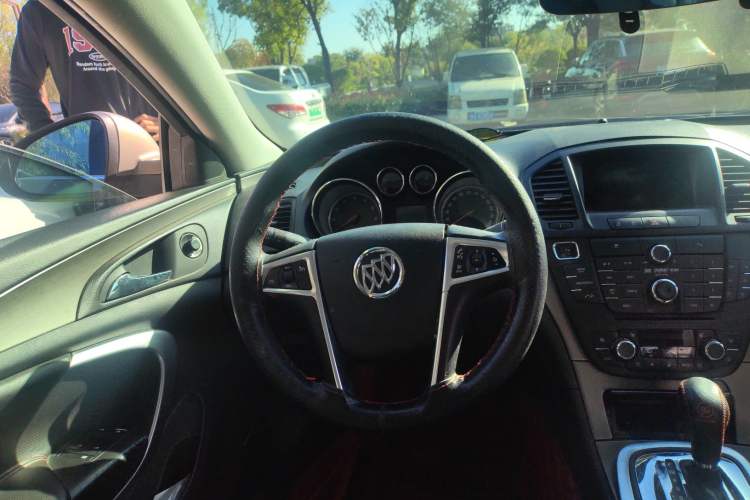 Used Buick Regal 2010 2.0T Flagship Sport Edition Steering Wheel