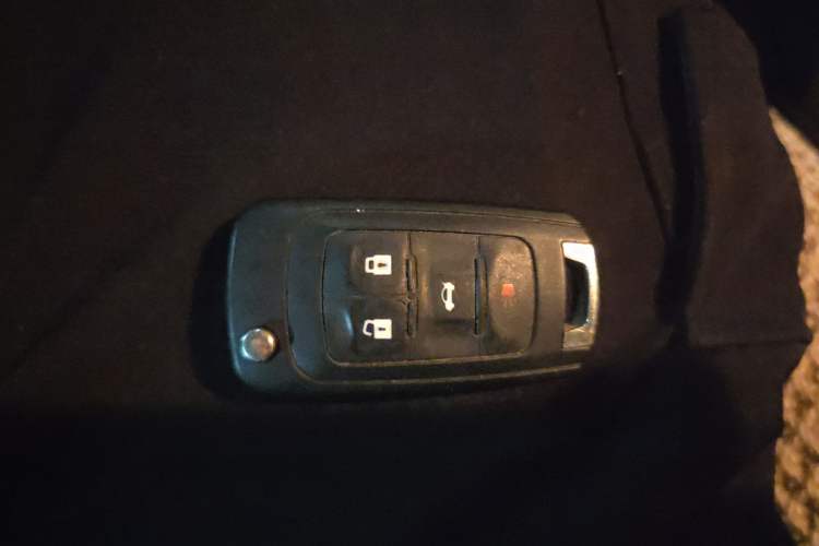 Used Buick Regal 2010 2.0L Expo Edition Vehicle Key