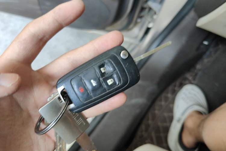 Used Buick Regal 2010 2.0L Expo Edition Vehicle Key
