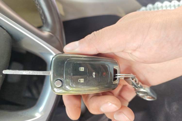Used Buick Regal 2010 2.0L Expo Edition Vehicle Key
