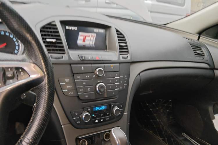 Used Buick Regal 2010 2.0T Luxury Sport Edition Audio And AC Panel