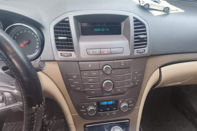 Used Buick Regal 2010 2.0L Expo Edition Audio And AC Panel