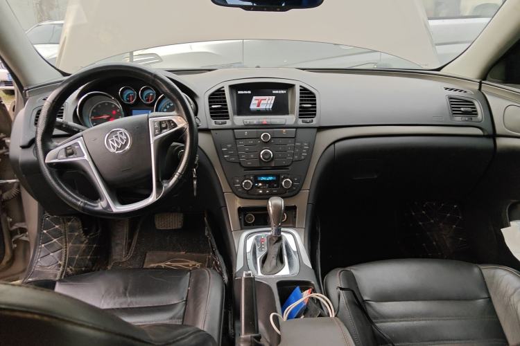 Used Buick Regal 2010 2.0T Luxury Sport Edition Center Console