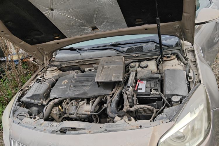 Used Buick Regal 2010 2.0T Luxury Sport Edition Engine Bay