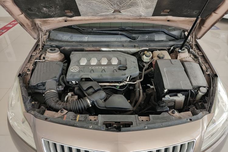 Used Buick Regal 2010 2.0L Expo Edition Engine Bay