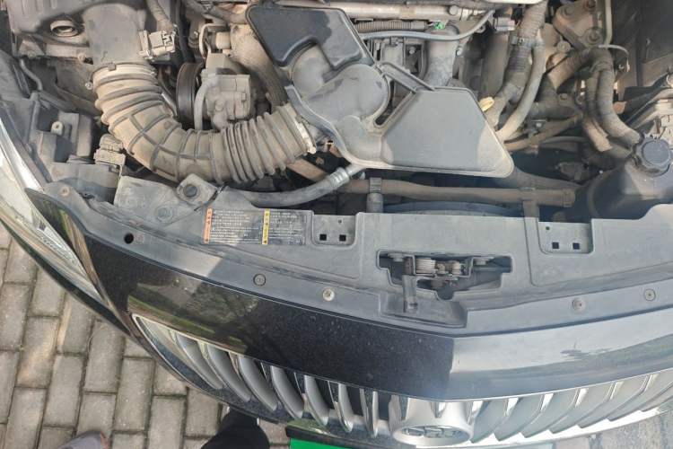 Used Buick Regal 2010 2.0L Expo Edition Engine Bay