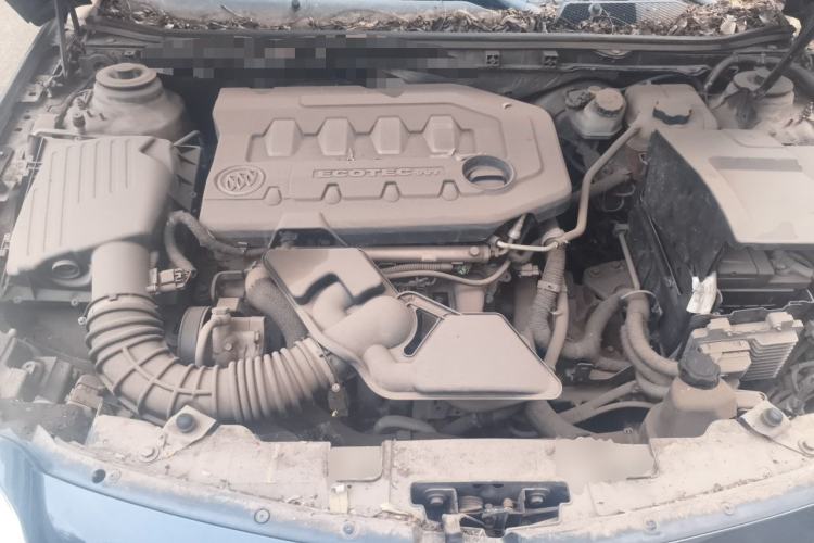 Used Buick Regal 2010 2.0L Expo Edition Engine Bay