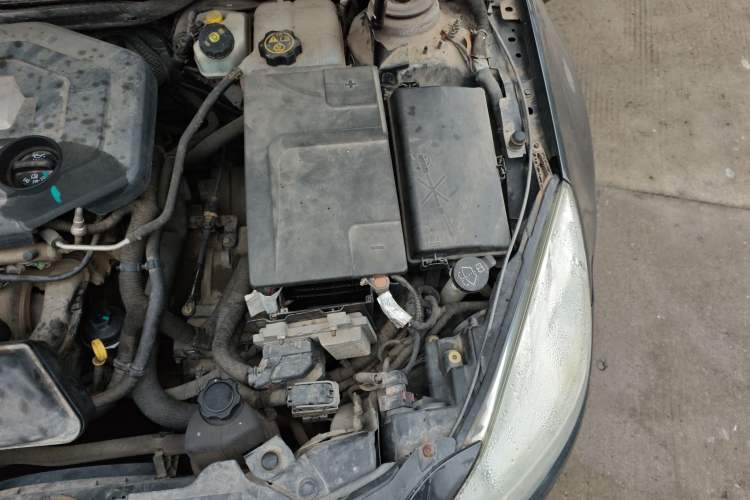 Used Buick Regal 2010 2.0L Expo Edition Engine Bay Left