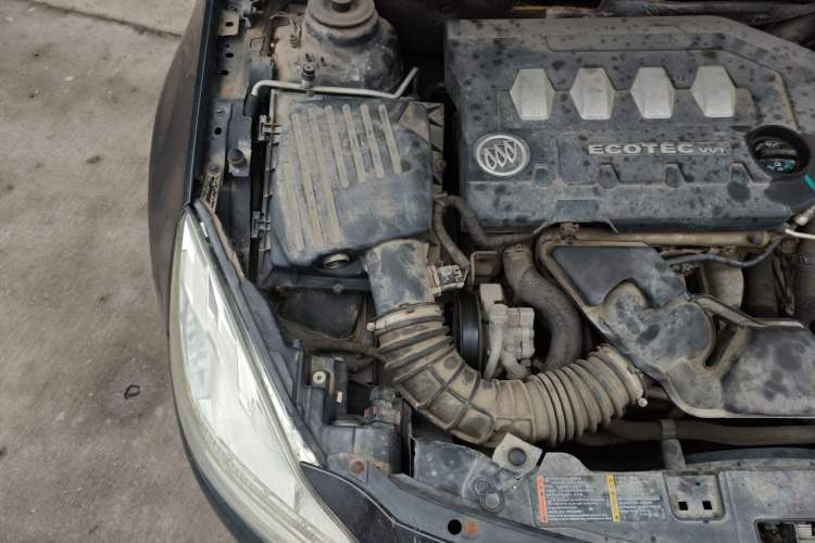 Used Buick Regal 2010 2.0L Expo Edition Engine Bay Right