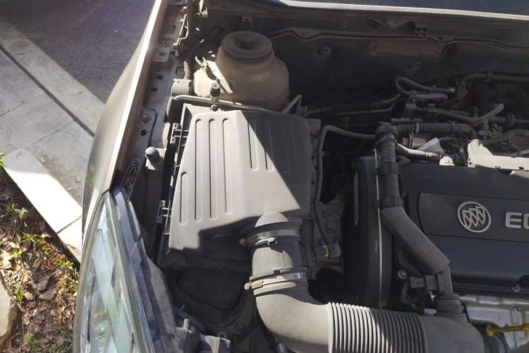 Used Buick Regal 2010 1.6T Elite Sport Edition Engine Bay Right