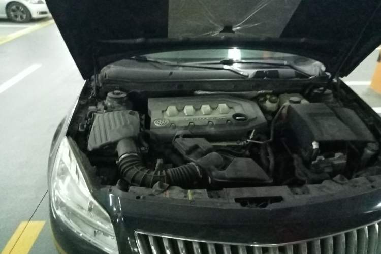 Used Buick Regal 2010 2.4L Elite Edition Engine Bay Right