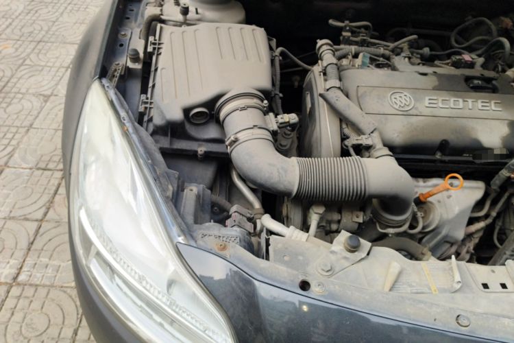 Used Buick Regal 2010 1.6T Elite Sport Edition Engine Bay Right