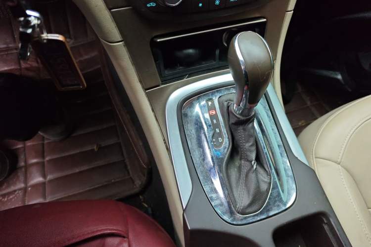 Used Buick Regal 2010 2.0L Expo Edition Gear Lever