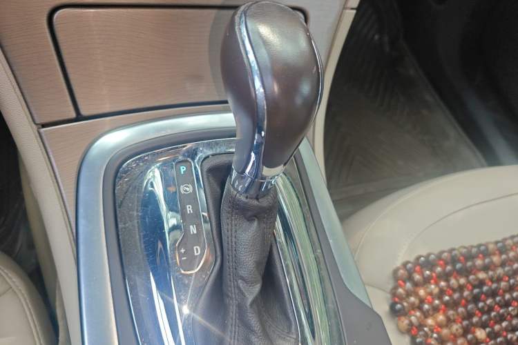 Used Buick Regal 2010 2.0L Expo Edition Gear Lever