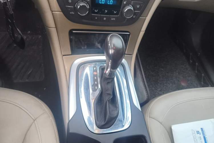 Used Buick Regal 2010 2.0L Expo Edition Gear Lever