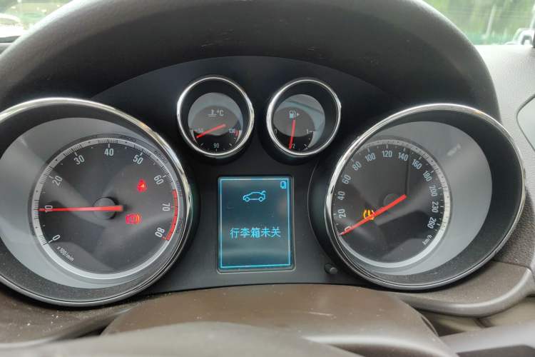 Used Buick Regal 2010 2.4L Comfort Edition Instrument Cluster