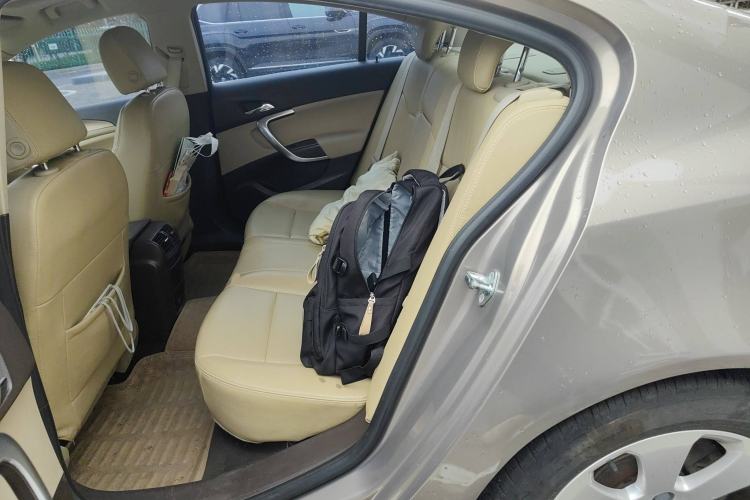 Used Buick Regal 2010 2.4L Comfort Edition Interior 4