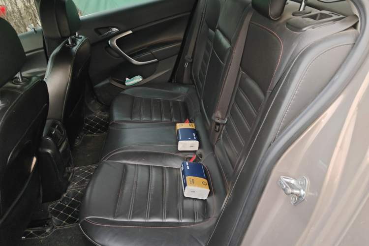 Used Buick Regal 2010 2.0T Luxury Sport Edition Left Rear Seat