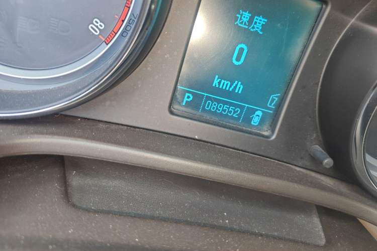 Used Buick Regal 2010 2.0L Expo Edition Odometer Close Up