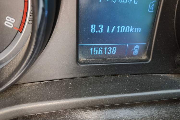 Used Buick Regal 2010 1.6T Elite Sport Edition Odometer Close Up
