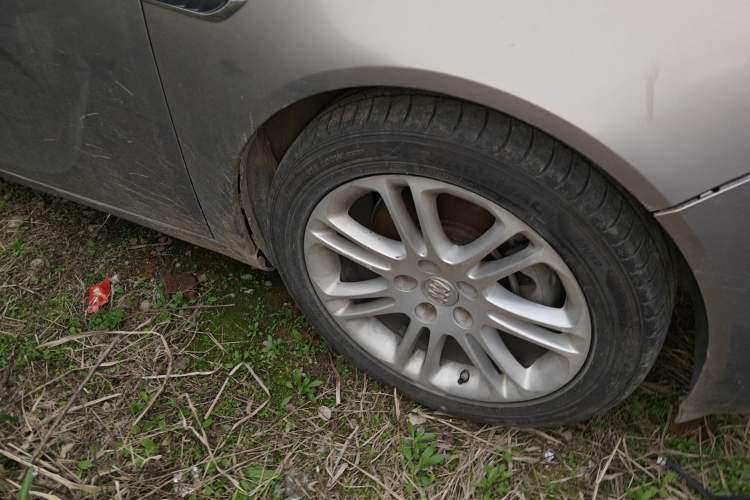 Used Buick Regal 2010 2.0T Luxury Sport Edition Right Front Wheel Hub