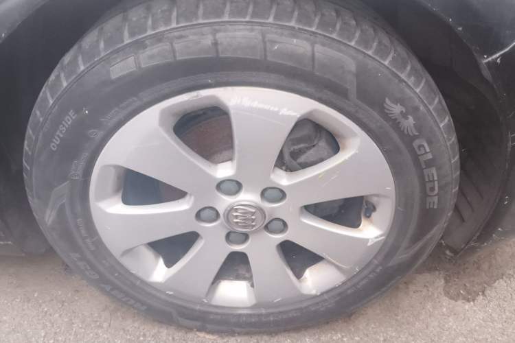 Used Buick Regal 2010 2.0L Expo Edition Right Front Wheel Hub