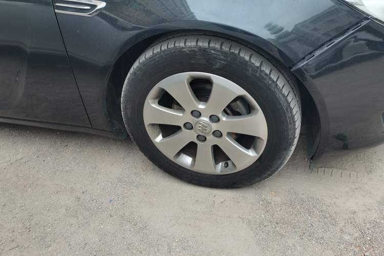 Used Buick Regal 2010 2.0L Expo Edition Right Front Wheel Hub