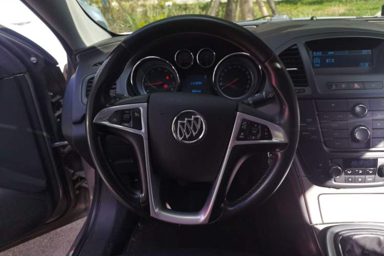 Used Buick Regal 2010 1.6T Elite Sport Edition Steering Wheel