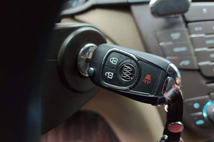 Used Buick Regal 2010 2.0L Expo Edition Vehicle Key